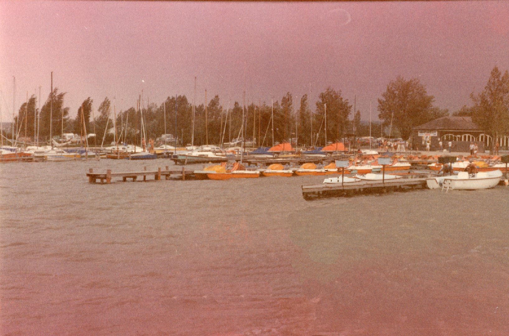 Gemeindehafen Neusiedl am See im Jahr 1981